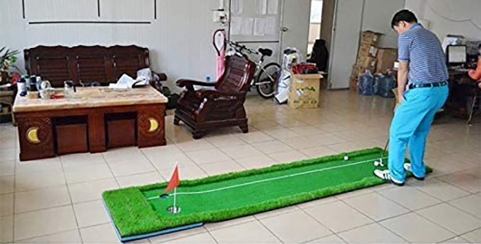 Hilllman PGM Golf Artificial Turf Two Hole Putting Green